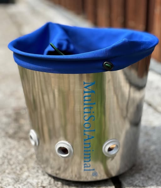 Pferd bei der Inhalation mit dem Akku Inhalationsgerät MultiSolAnimal